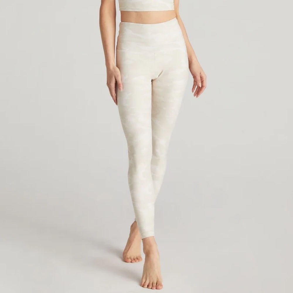 STRUT-THIS || Teagan Ankle Legging in Cream Camo - SZ XS ✨NWT✨